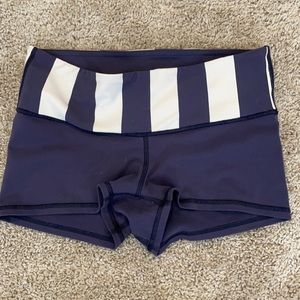 Lululemon shorts size 6